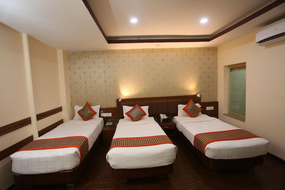 Yellow Pagoda Hotel Kathmandu Exterior photo