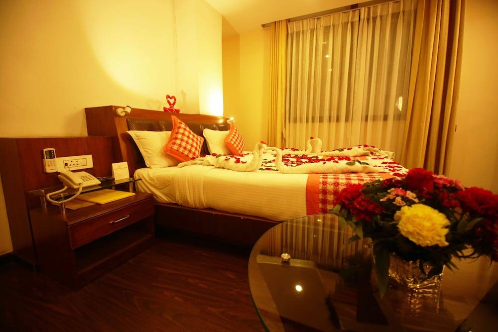Yellow Pagoda Hotel Kathmandu Exterior photo