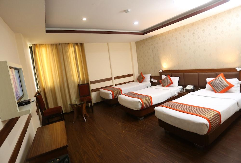 Yellow Pagoda Hotel Kathmandu Exterior photo