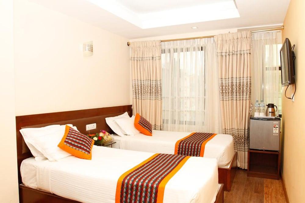 Yellow Pagoda Hotel Kathmandu Exterior photo