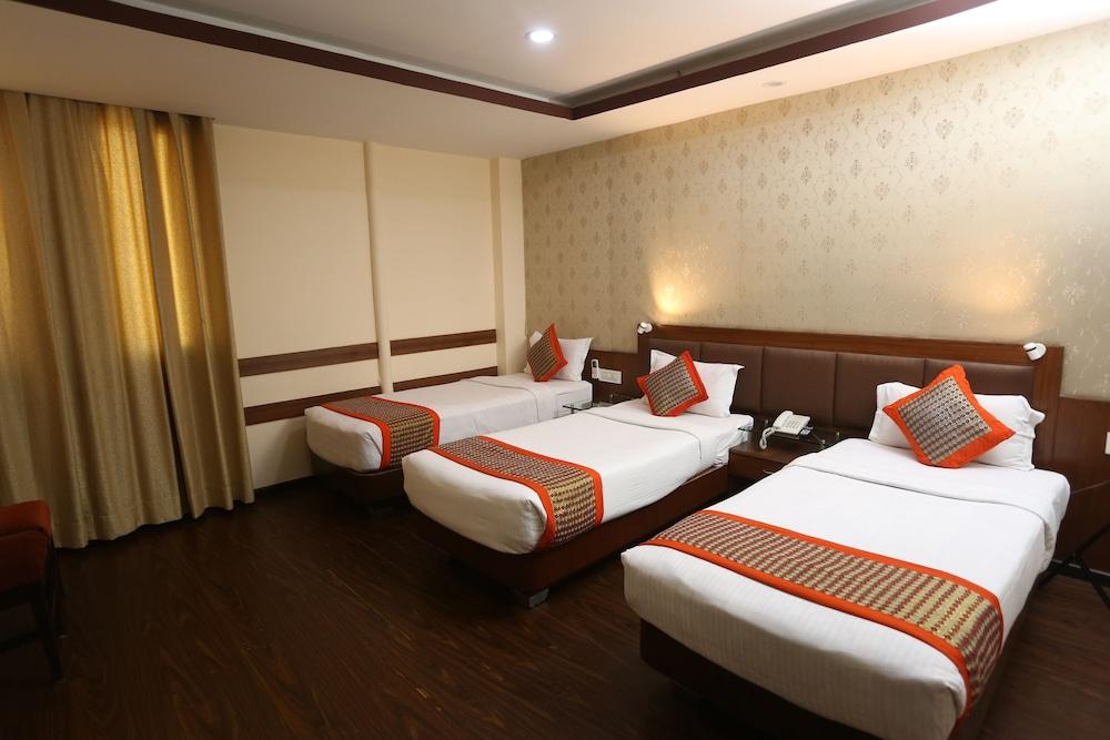 Yellow Pagoda Hotel Kathmandu Exterior photo