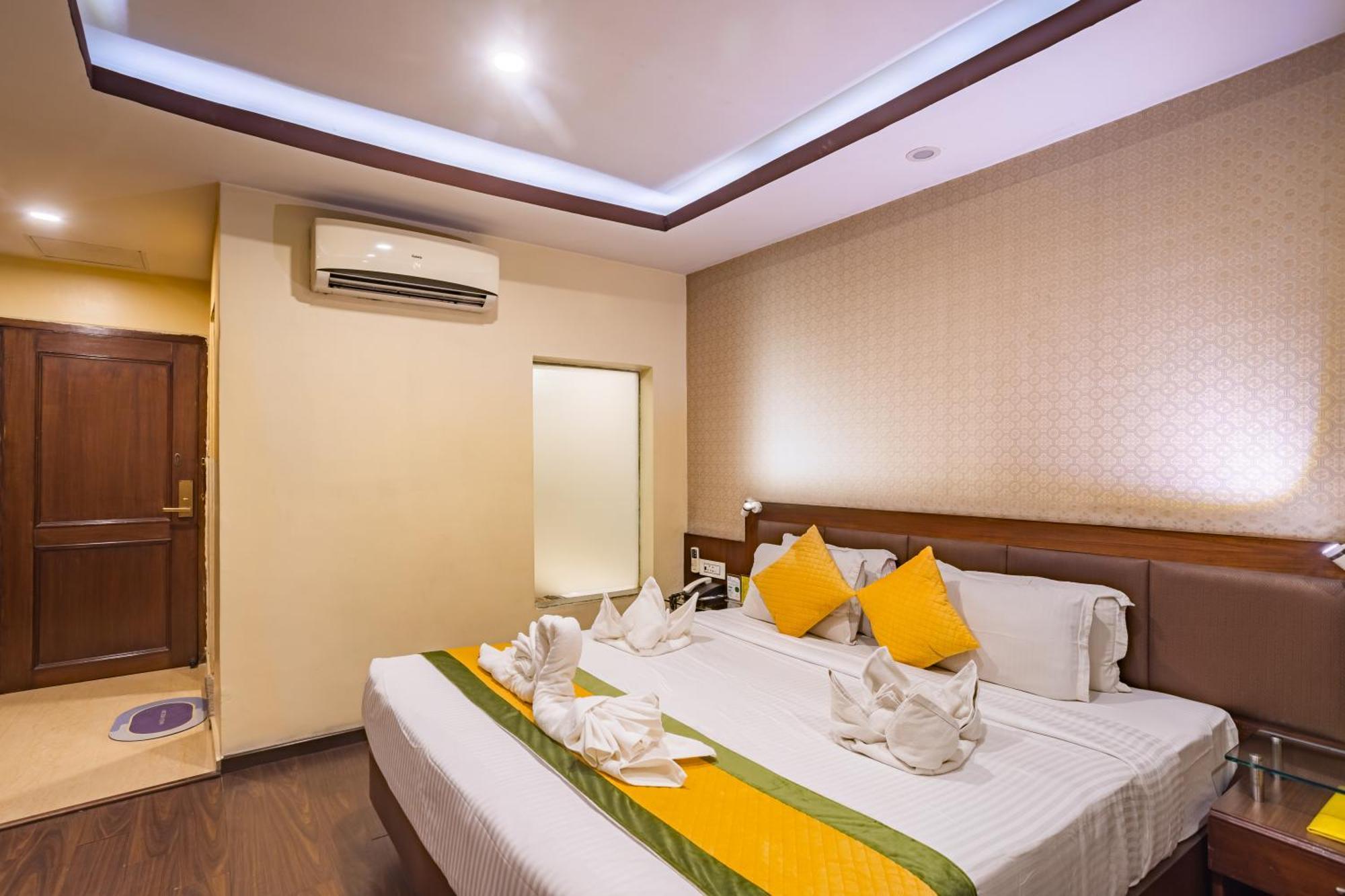 Yellow Pagoda Hotel Kathmandu Exterior photo