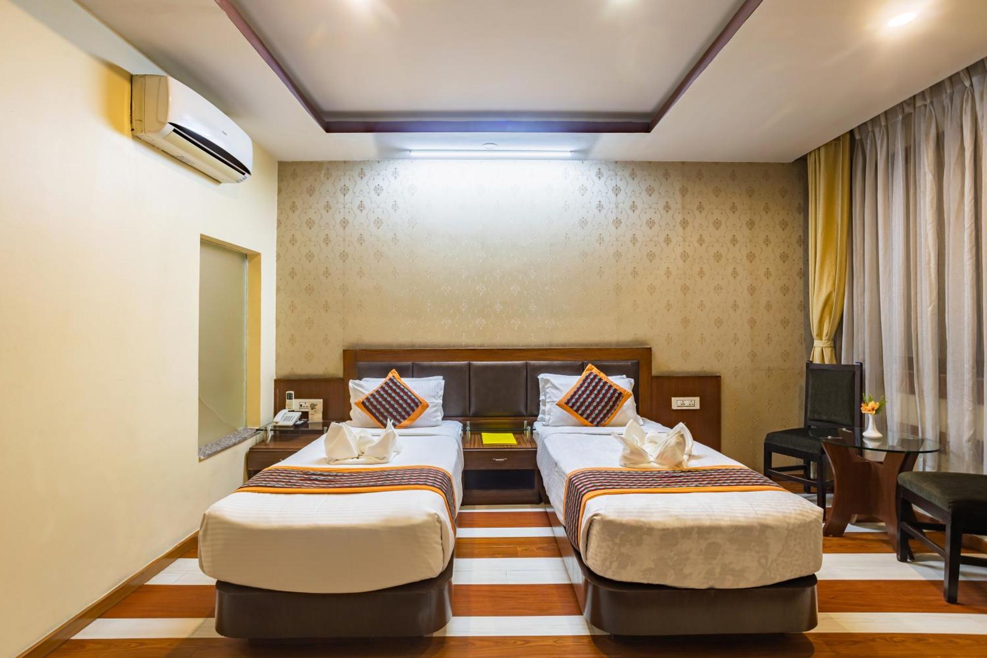 Yellow Pagoda Hotel Kathmandu Exterior photo