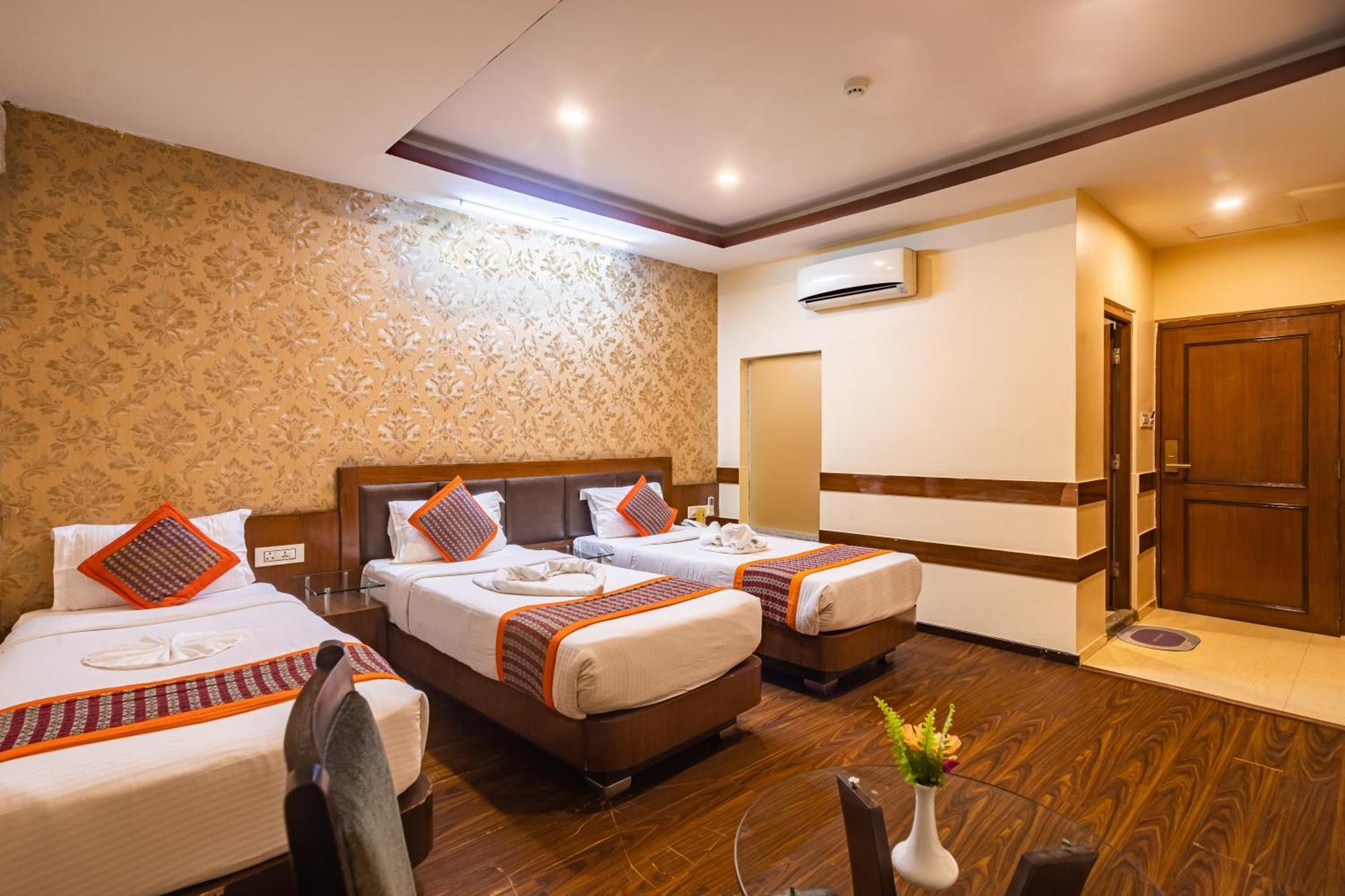 Yellow Pagoda Hotel Kathmandu Exterior photo