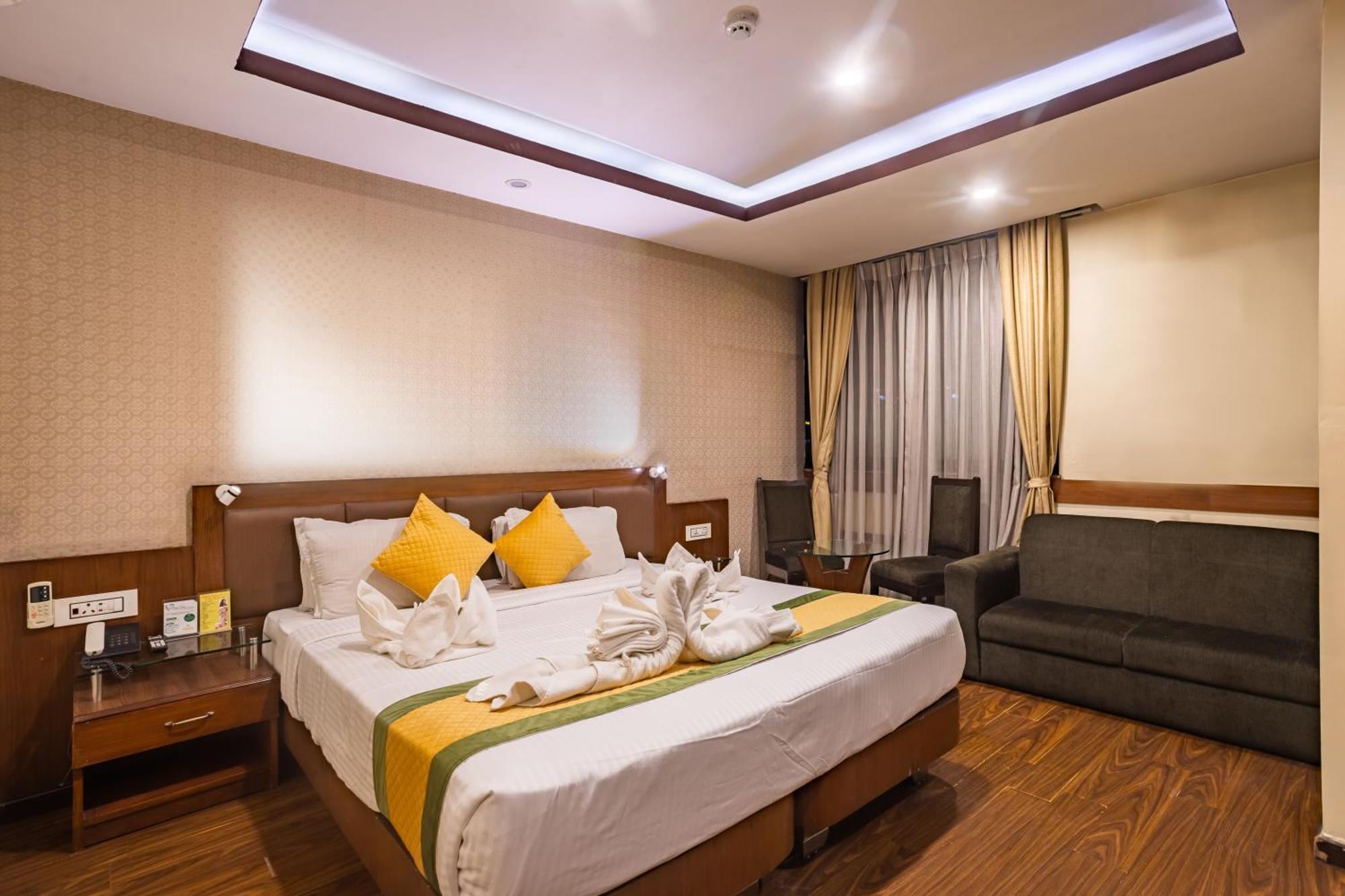 Yellow Pagoda Hotel Kathmandu Exterior photo