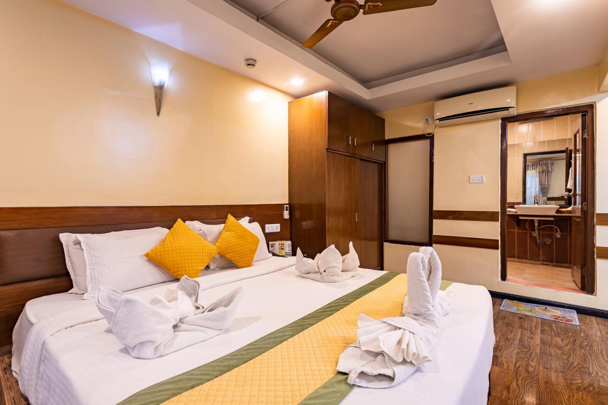 Yellow Pagoda Hotel Kathmandu Exterior photo